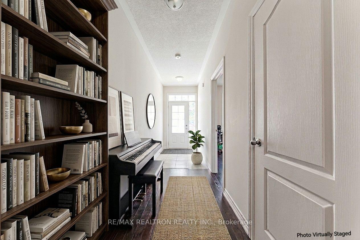Photo 6 of 33 Washburn Path, Clarington, Courtice — HOMEH