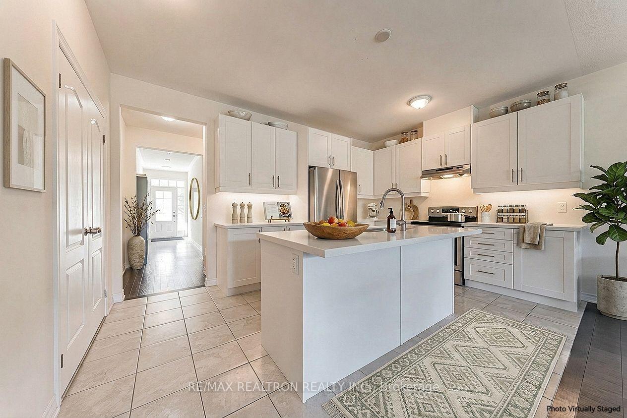 Photo 15 of 33 Washburn Path, Clarington, Courtice — HOMEH