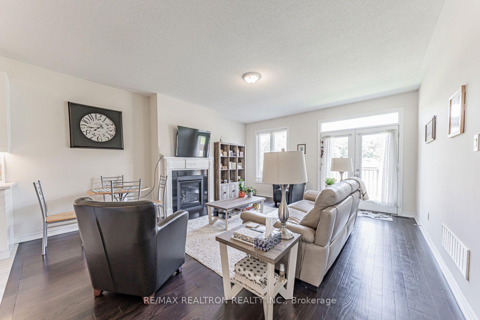 Photo 22 of 33 Washburn Path, Clarington, Courtice — HOMEH