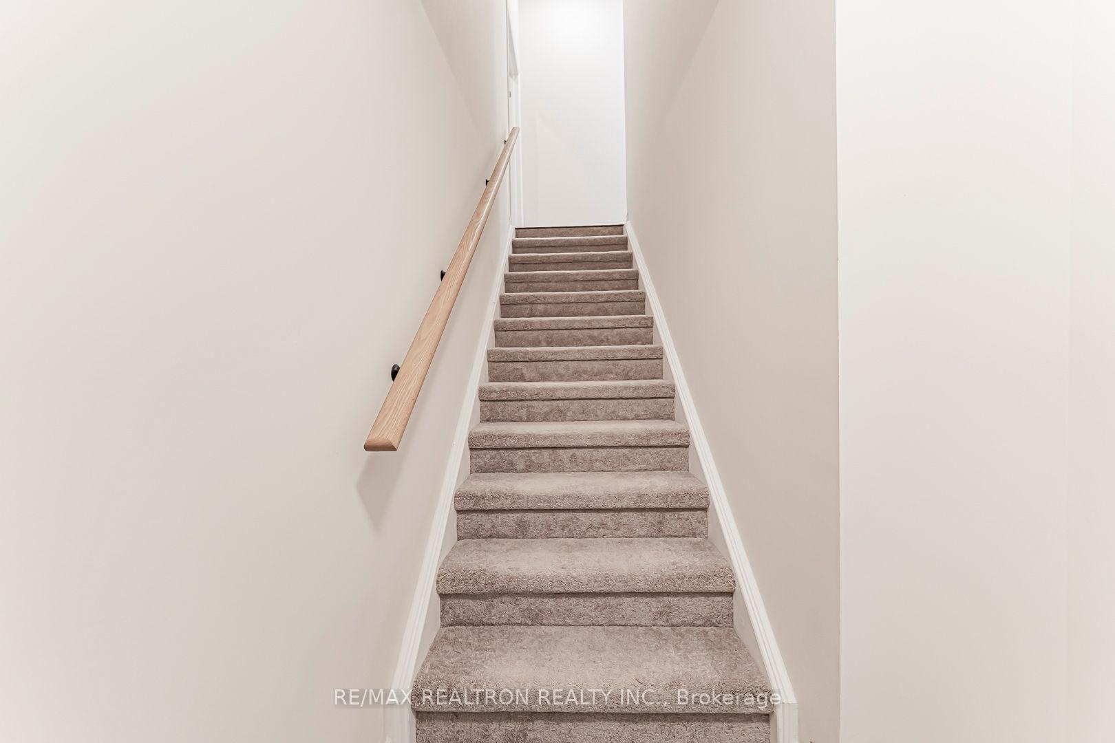 Photo 32 of 33 Washburn Path, Clarington, Courtice — HOMEH