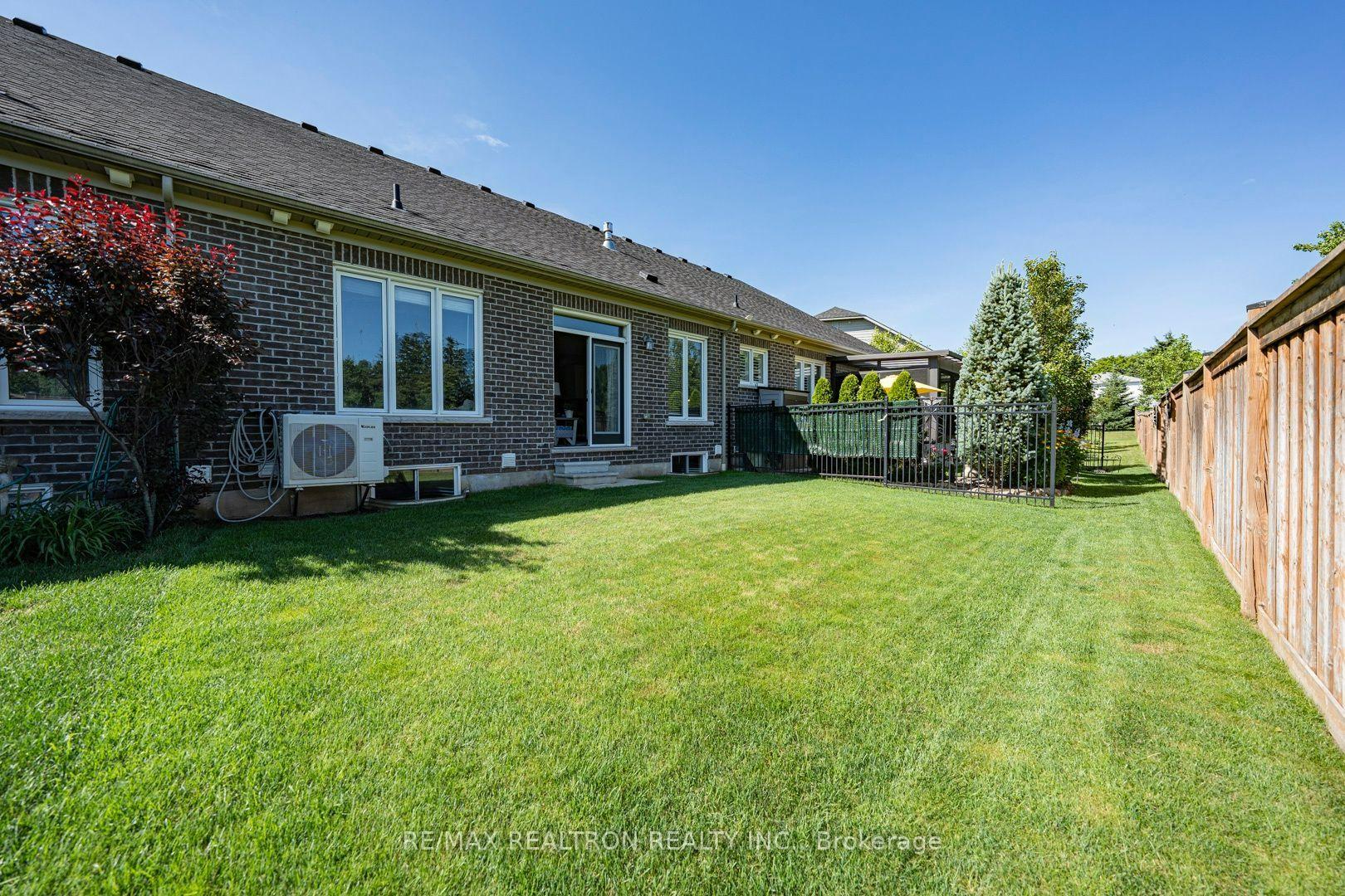 Photo 39 of 33 Washburn Path, Clarington, Courtice — HOMEH