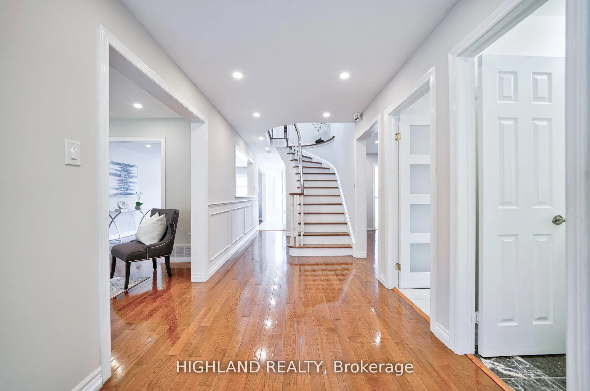 Photo 5 of 3591 Copernicus Drive, Mississauga, Fairview — HOMEH
