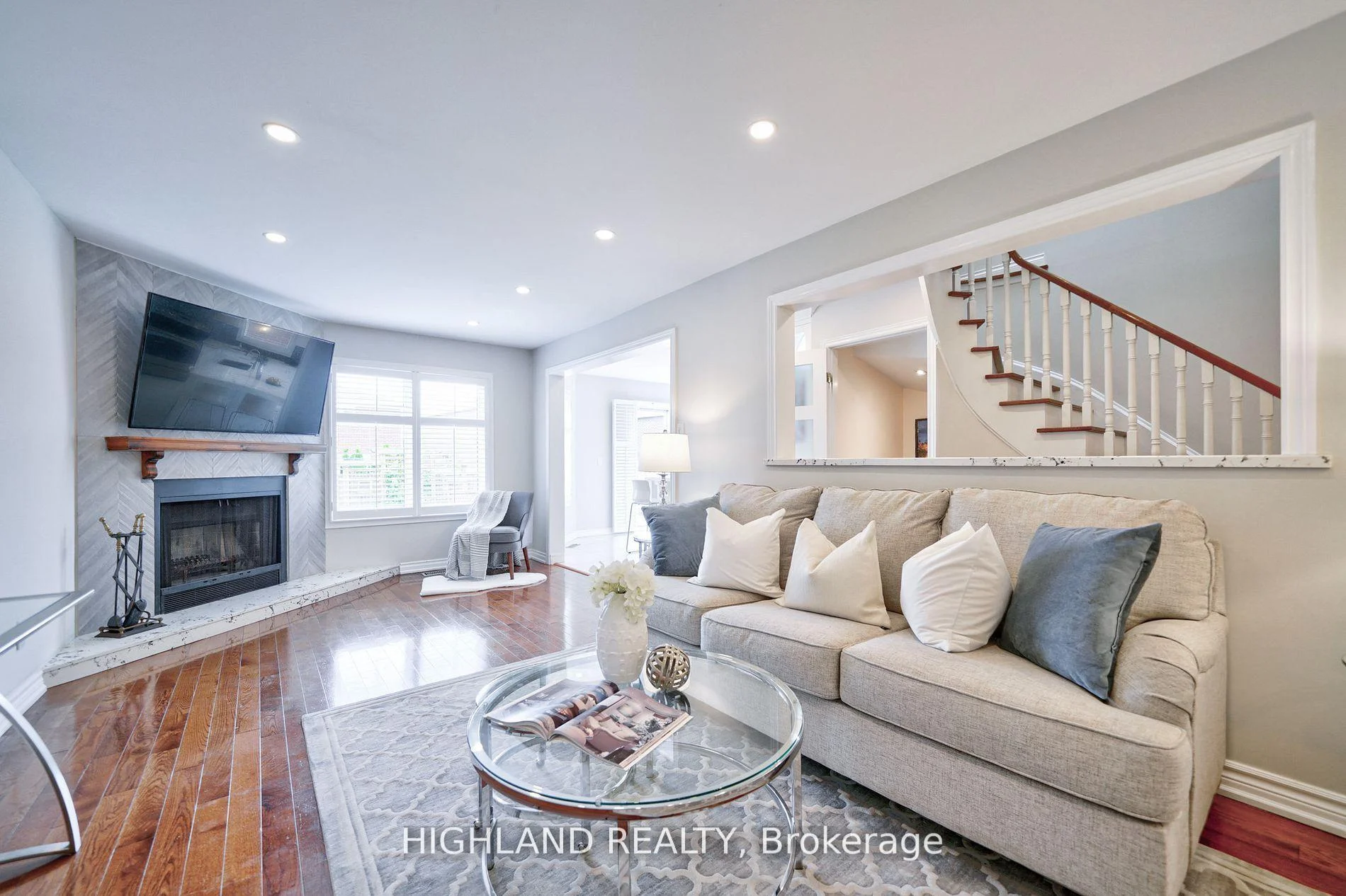 Photo 9 of 3591 Copernicus Drive, Mississauga, Fairview — HOMEH