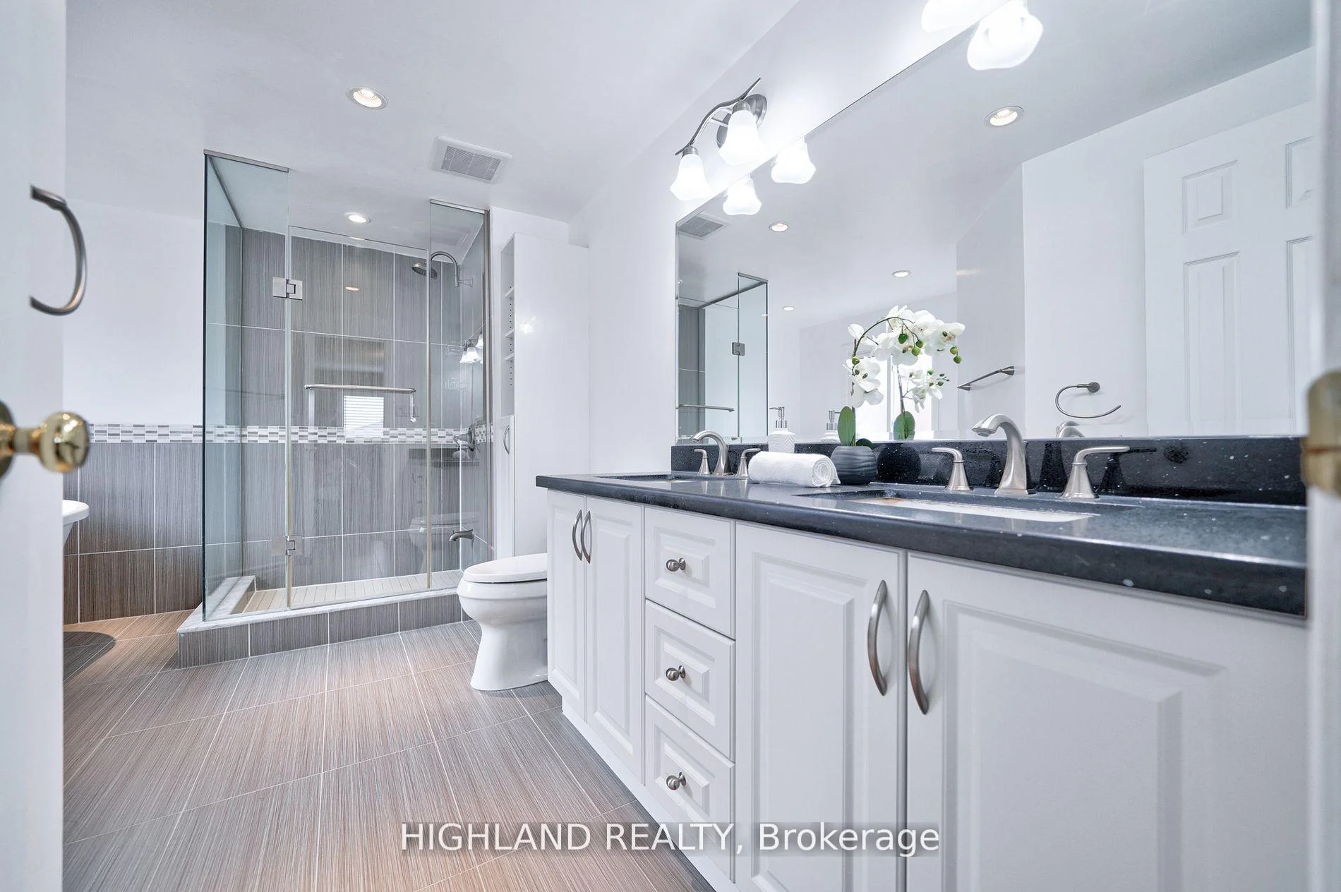 Photo 23 of 3591 Copernicus Drive, Mississauga, Fairview — HOMEH