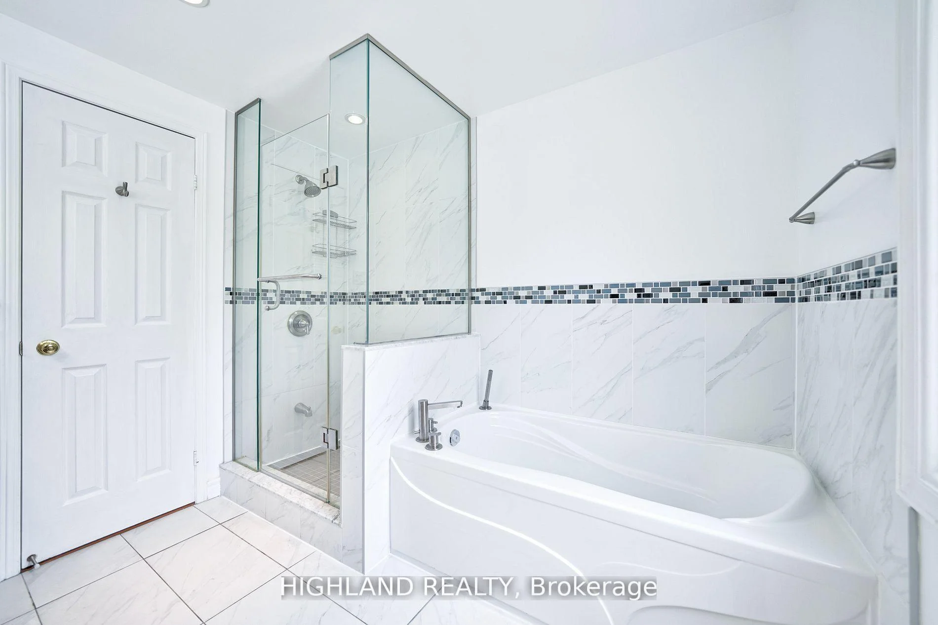 Photo 32 of 3591 Copernicus Drive, Mississauga, Fairview — HOMEH