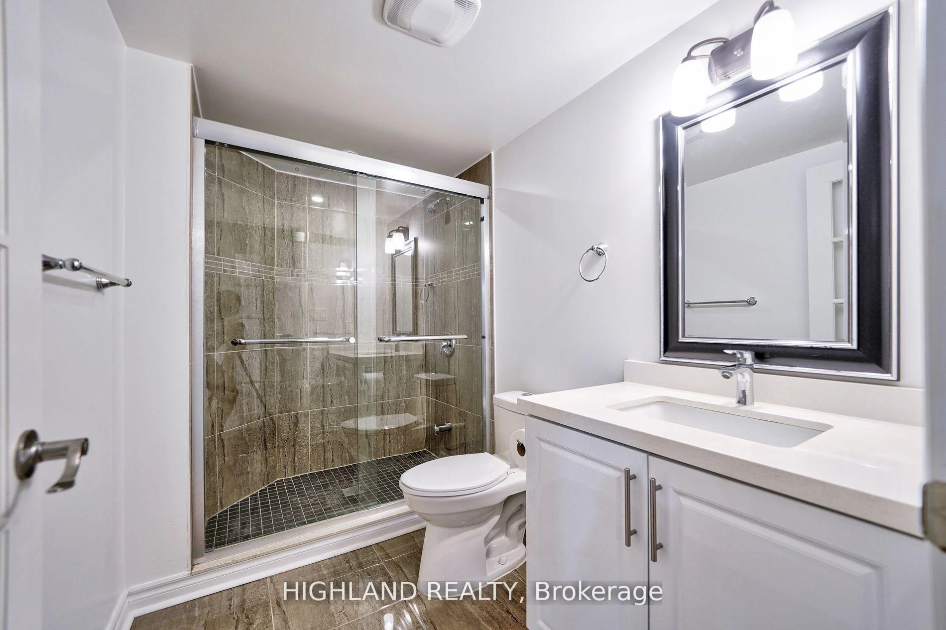 Photo 36 of 3591 Copernicus Drive, Mississauga, Fairview — HOMEH