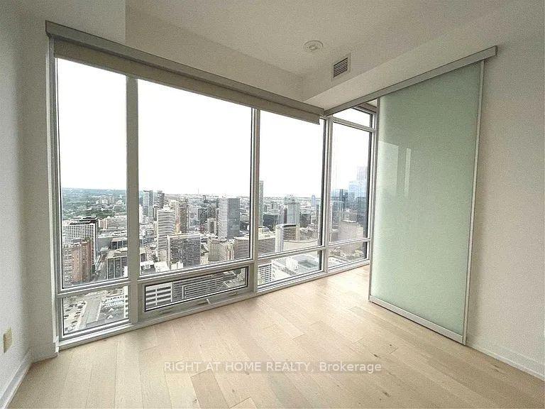 Photo 3 of Unit 4607, 488 University Avenue, Toronto, Kensington-Chinatown — HOMEH