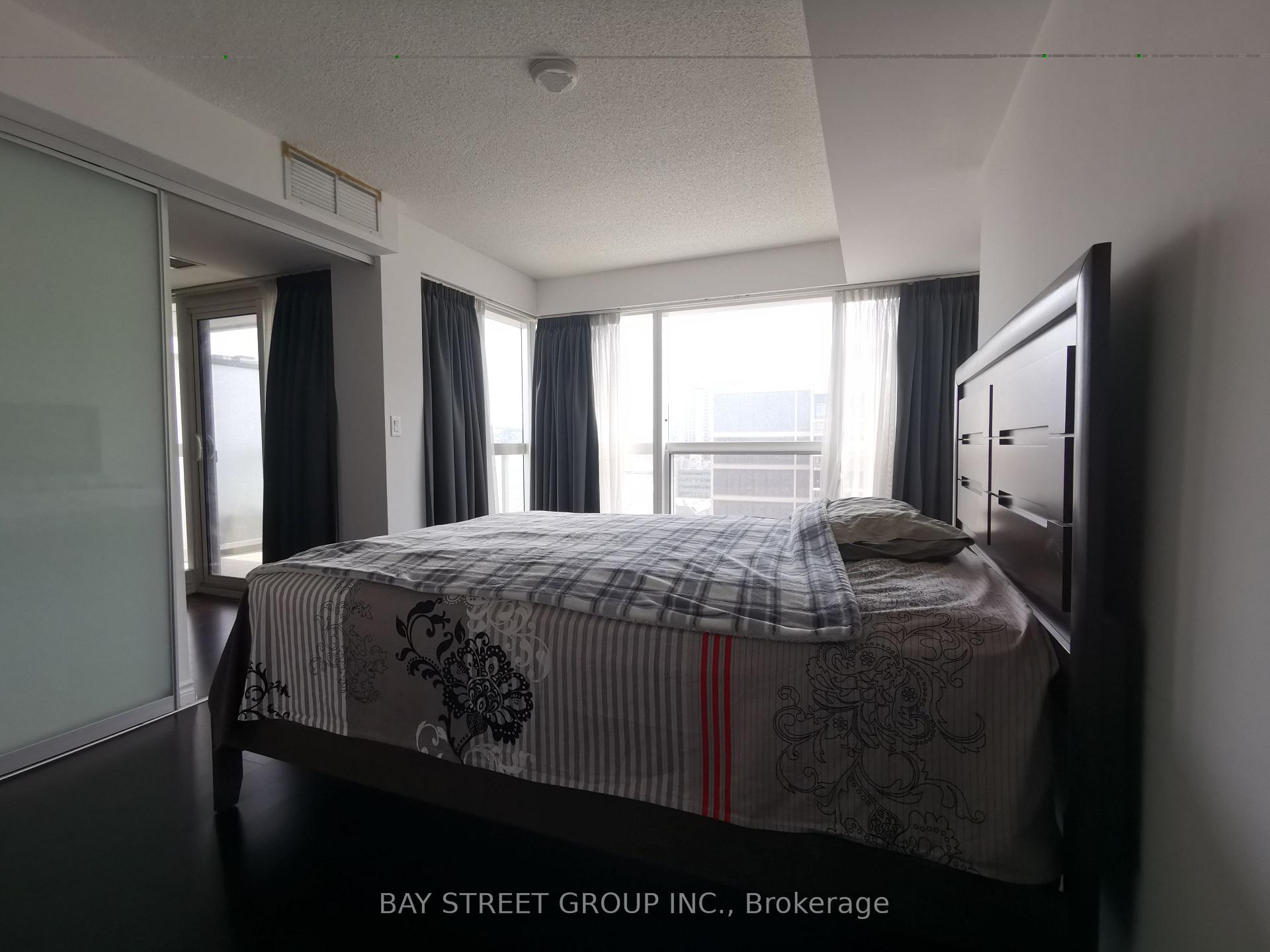 Photo 7 of Unit 1809, 386 Yonge Street, Toronto, Bay Street Corridor — HOMEH