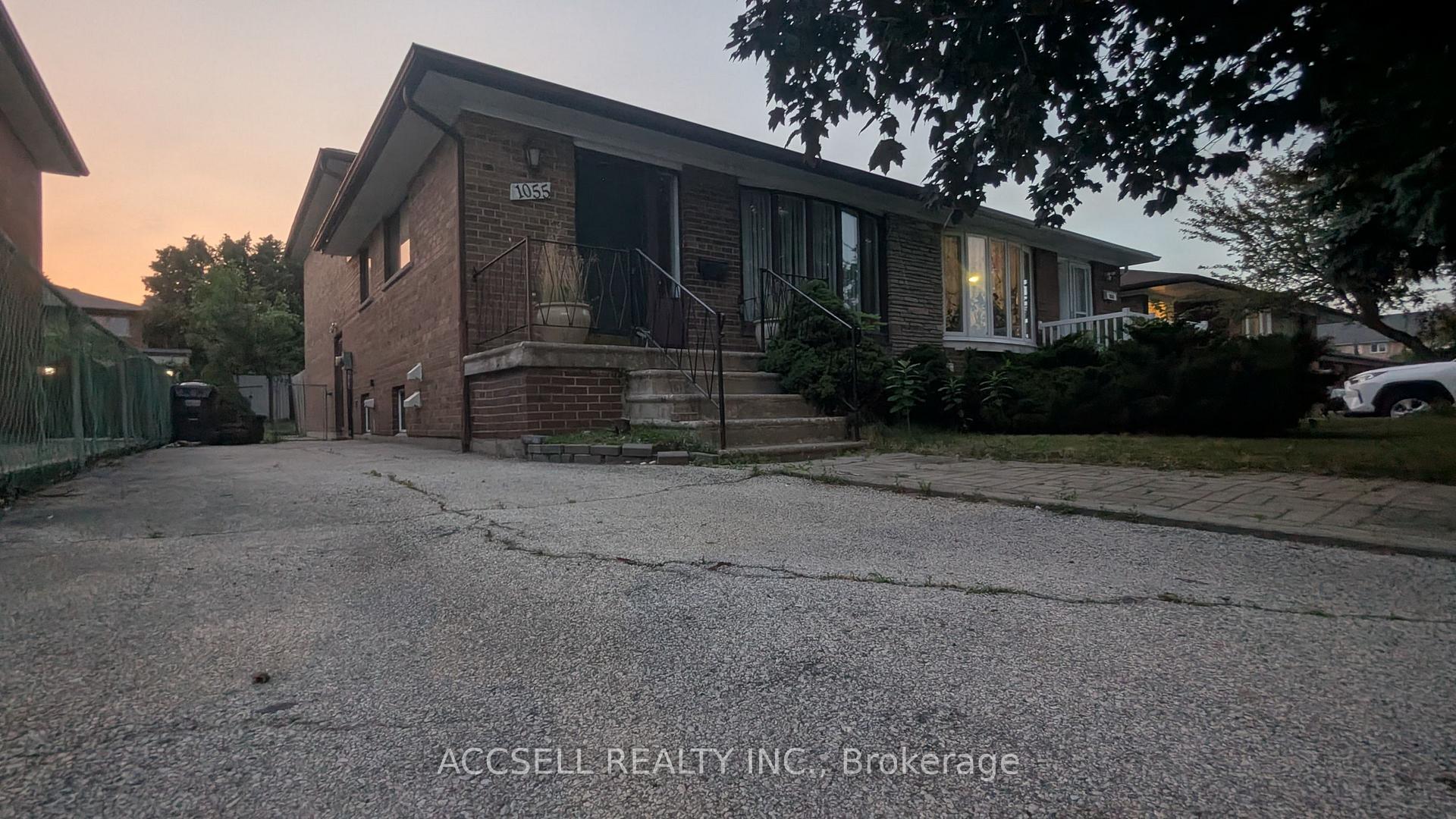Photo 1 of 1055 Claredale Road, Mississauga, Mineola — HOMEH