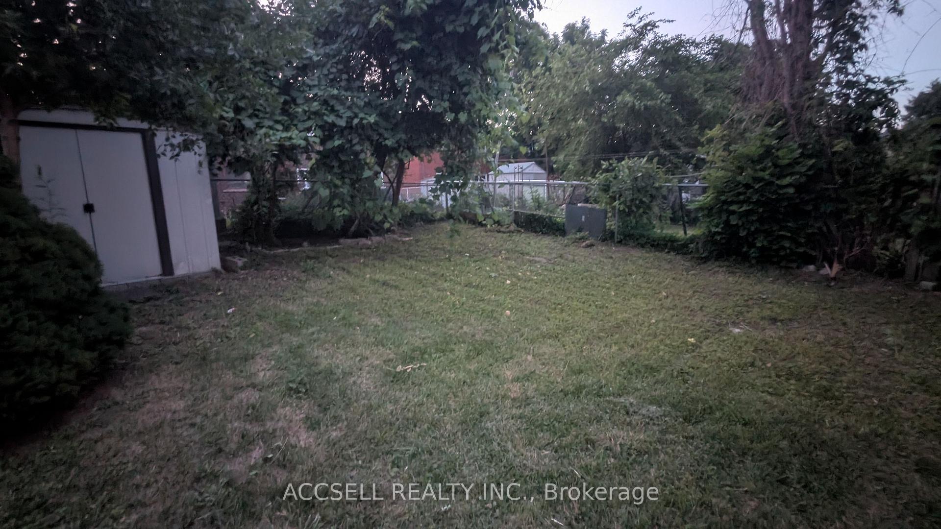 Photo 3 of 1055 Claredale Road, Mississauga, Mineola — HOMEH