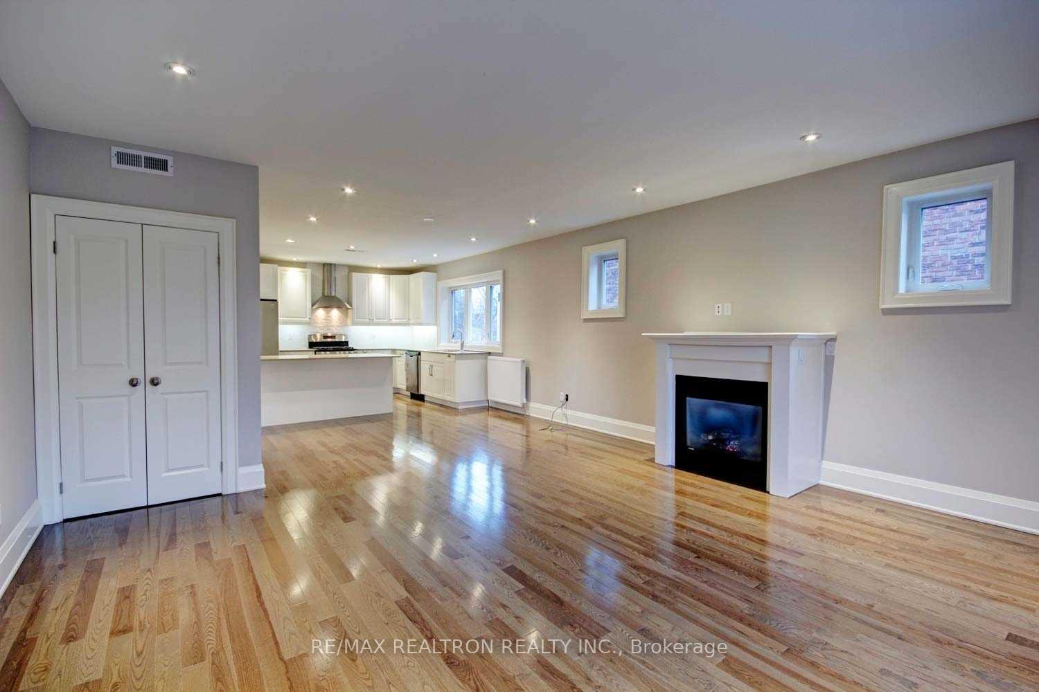 Photo 2 of Unit 2, 115 Chaplin Crescent, Toronto, Yonge-Eglinton — HOMEH