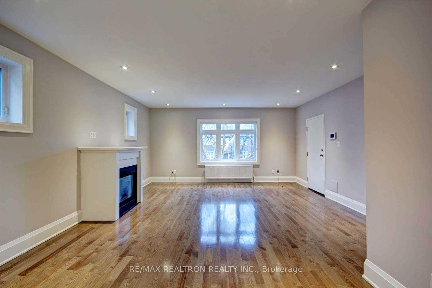 Photo 3 of Unit 2, 115 Chaplin Crescent, Toronto, Yonge-Eglinton — HOMEH