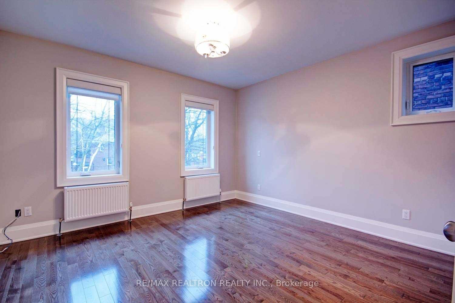 Photo 7 of Unit 2, 115 Chaplin Crescent, Toronto, Yonge-Eglinton — HOMEH