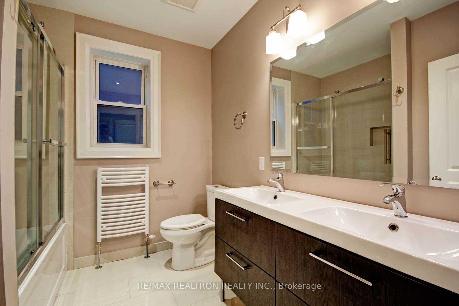 Photo 8 of Unit 2, 115 Chaplin Crescent, Toronto, Yonge-Eglinton — HOMEH