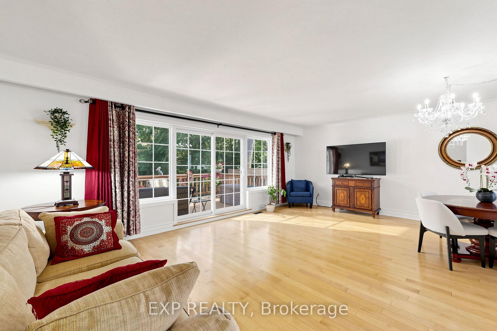 Photo 19 of 77 Letchworth Crescent, North York, Downsview-Roding-CFB — HOMEH