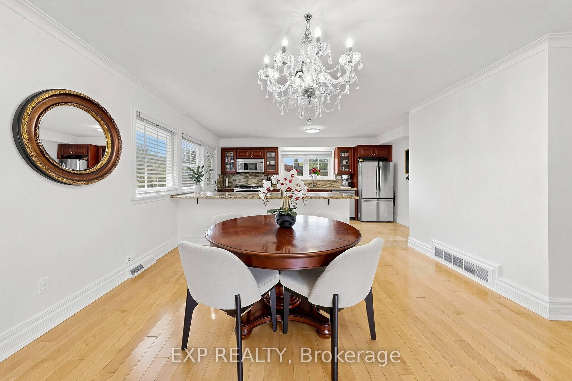Photo 24 of 77 Letchworth Crescent, North York, Downsview-Roding-CFB — HOMEH