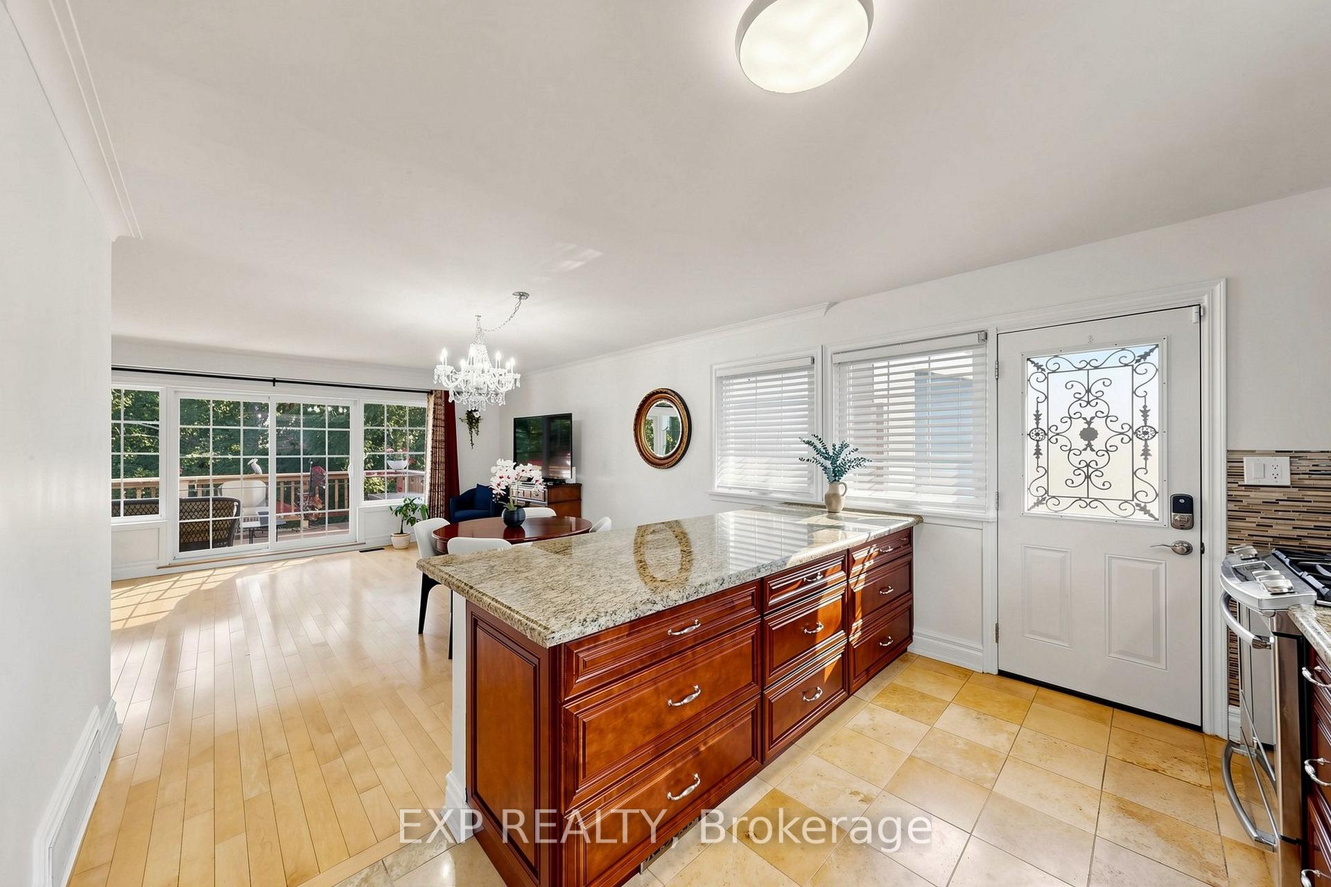 Photo 28 of 77 Letchworth Crescent, North York, Downsview-Roding-CFB — HOMEH