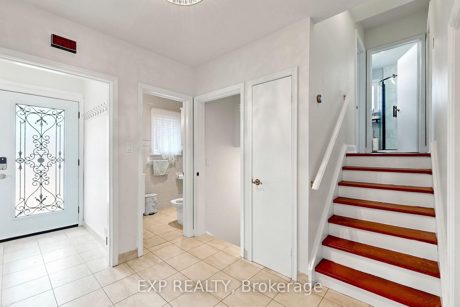 Photo 39 of 77 Letchworth Crescent, North York, Downsview-Roding-CFB — HOMEH