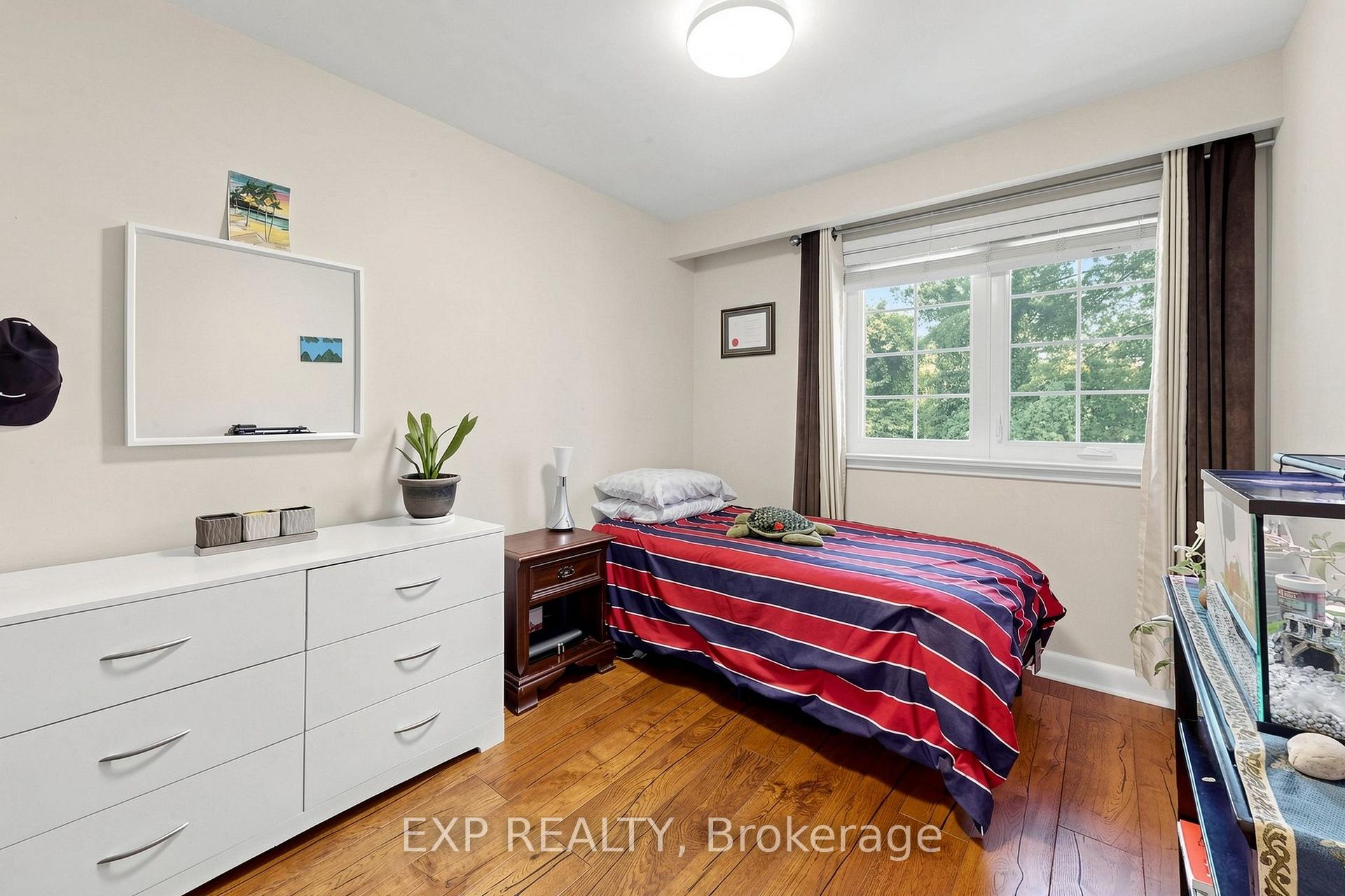 Photo 47 of 77 Letchworth Crescent, North York, Downsview-Roding-CFB — HOMEH