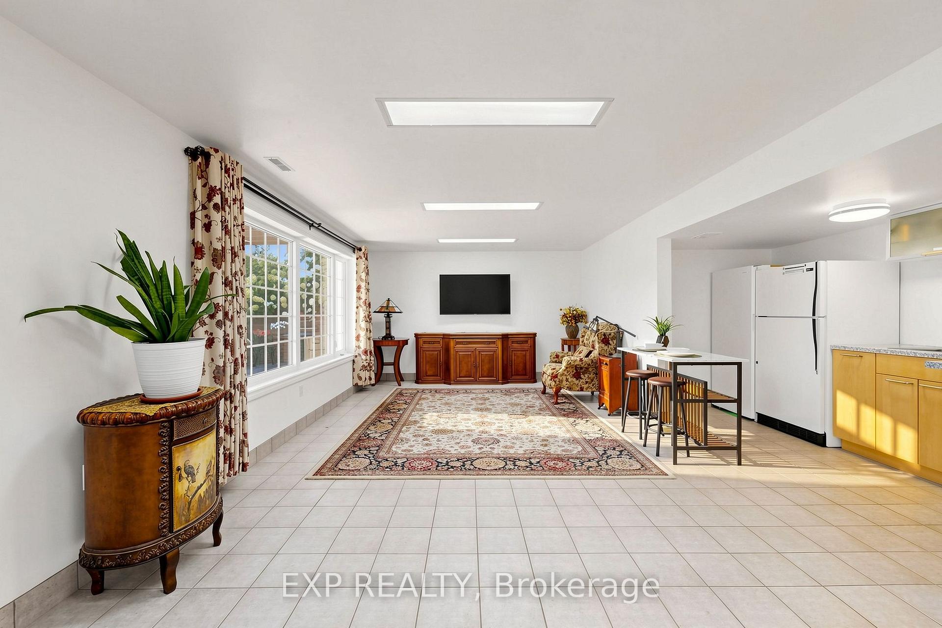 Photo 58 of 77 Letchworth Crescent, North York, Downsview-Roding-CFB — HOMEH