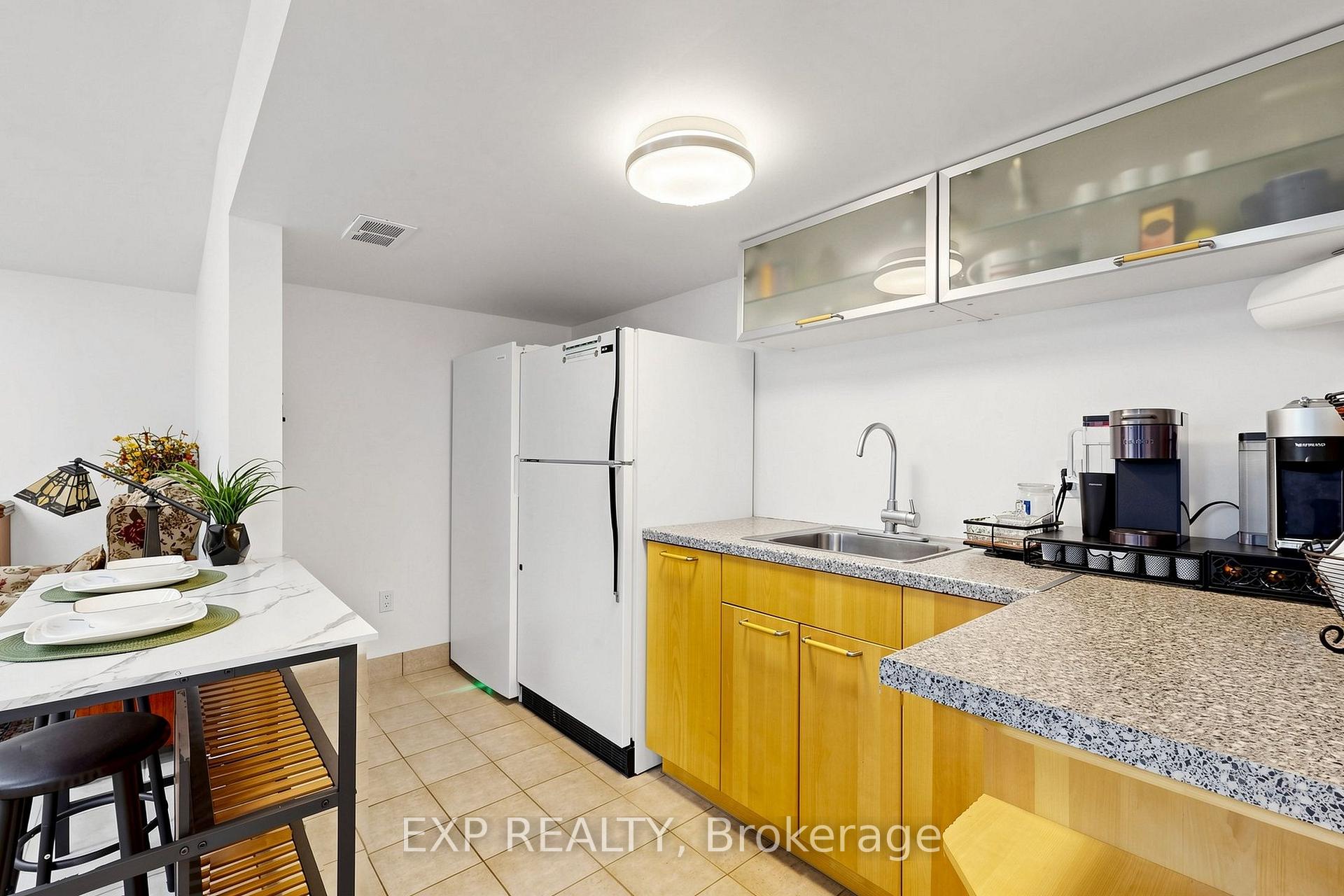 Photo 62 of 77 Letchworth Crescent, North York, Downsview-Roding-CFB — HOMEH