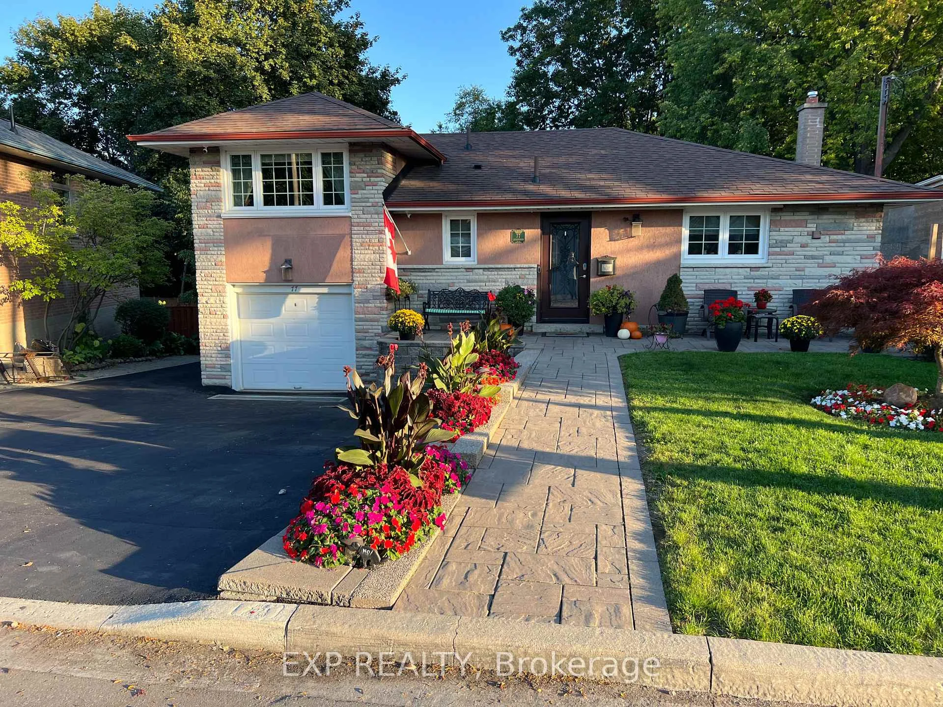 Photo 2 of 77 Letchworth Crescent, North York, Downsview-Roding-CFB — HOMEH