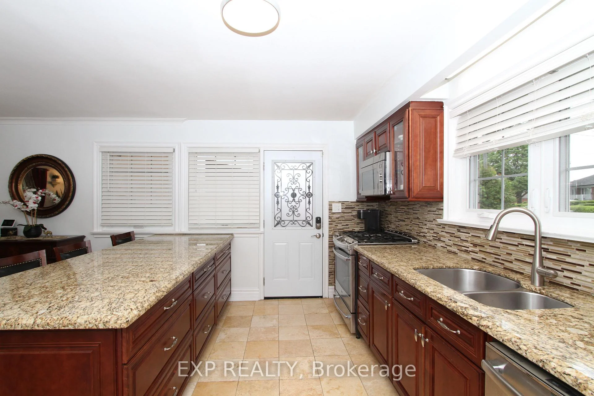 Photo 4 of 77 Letchworth Crescent, North York, Downsview-Roding-CFB — HOMEH
