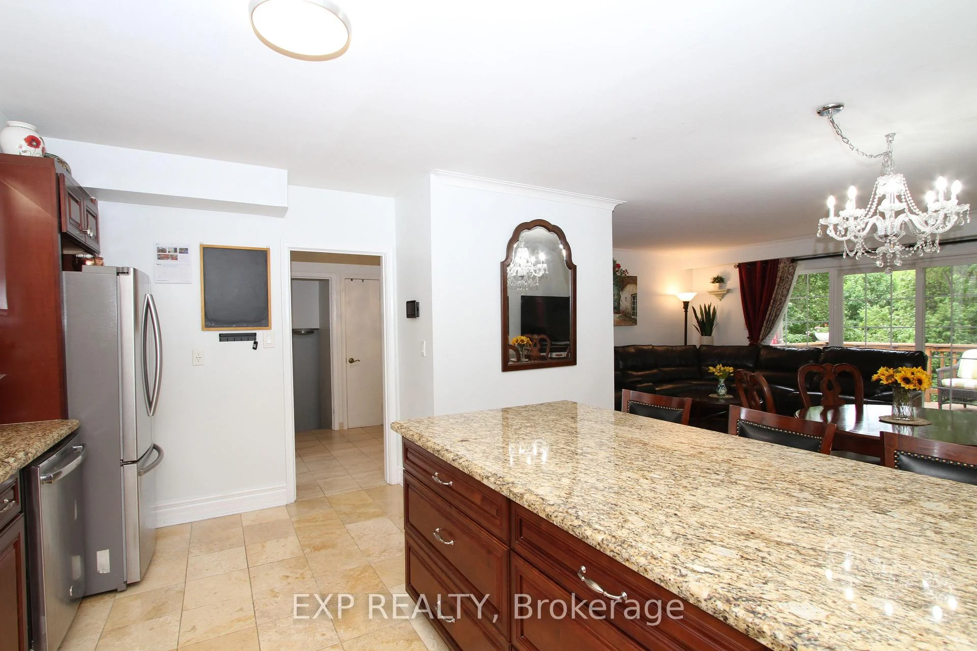 Photo 13 of 77 Letchworth Crescent, North York, Downsview-Roding-CFB — HOMEH