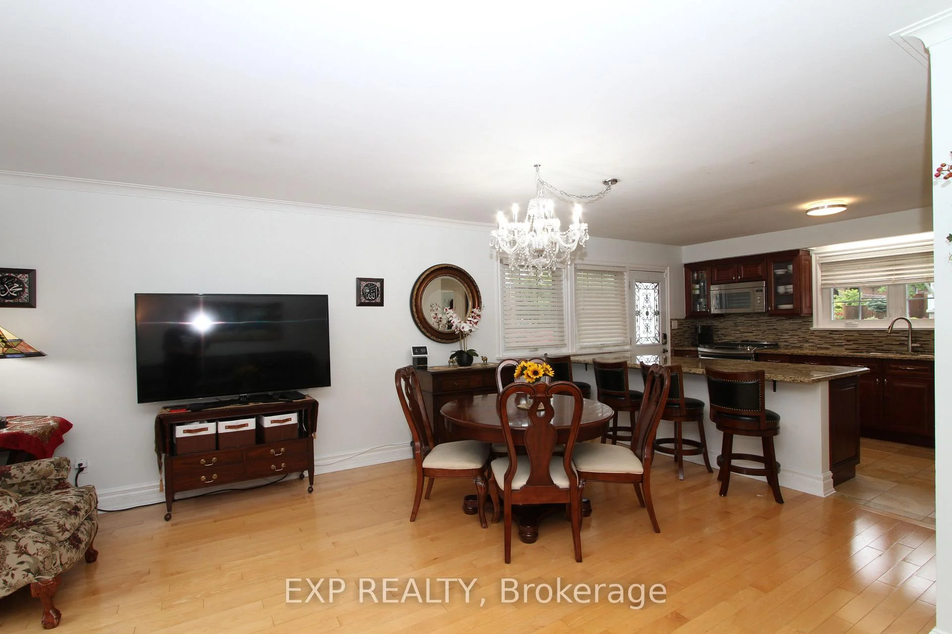 Photo 17 of 77 Letchworth Crescent, North York, Downsview-Roding-CFB — HOMEH