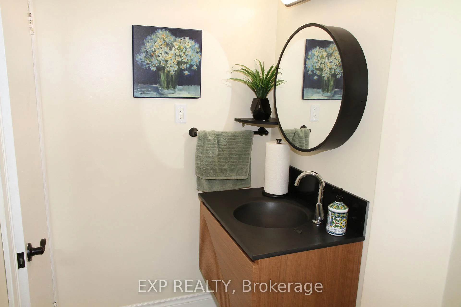 Photo 51 of 77 Letchworth Crescent, North York, Downsview-Roding-CFB — HOMEH