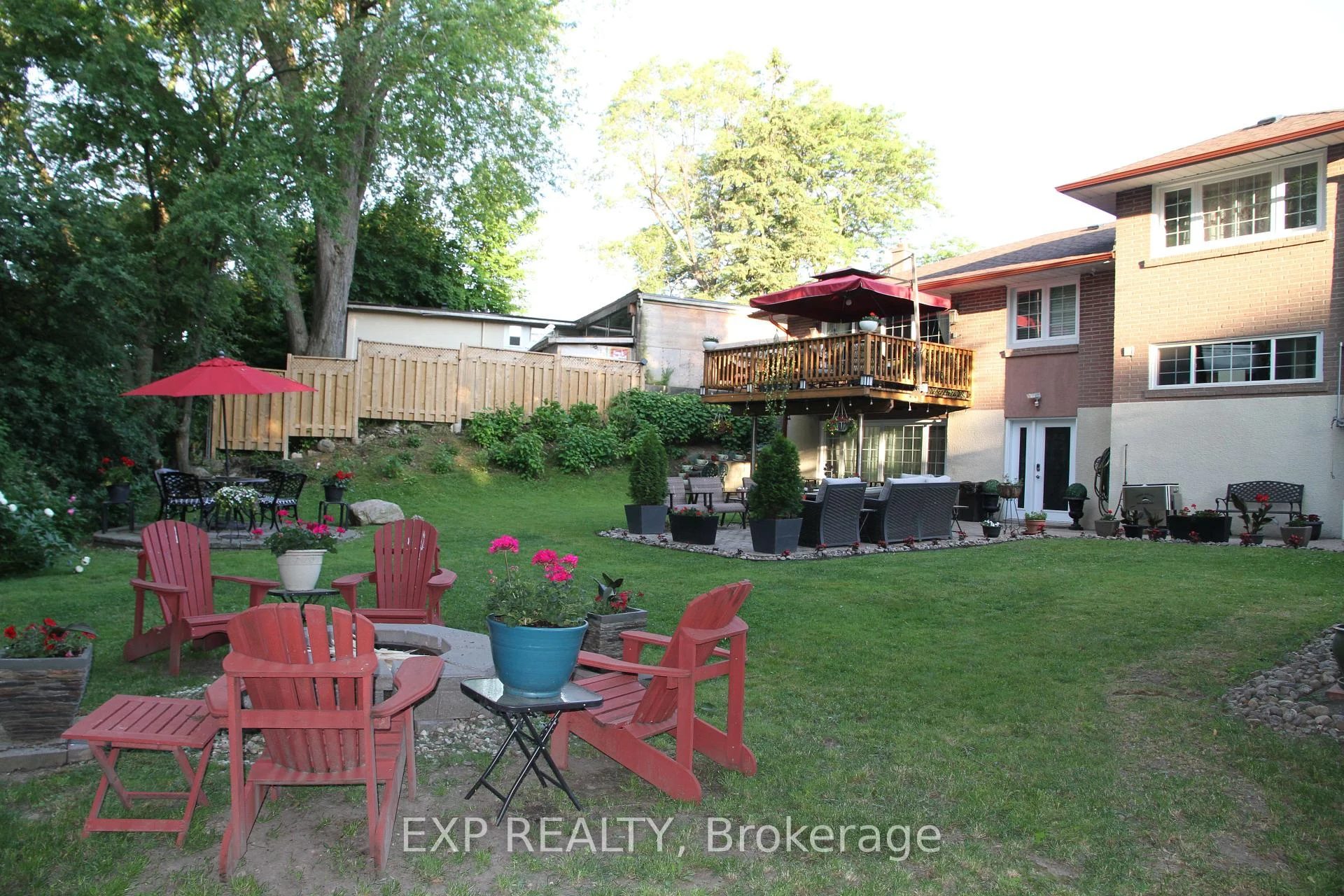 Photo 69 of 77 Letchworth Crescent, North York, Downsview-Roding-CFB — HOMEH