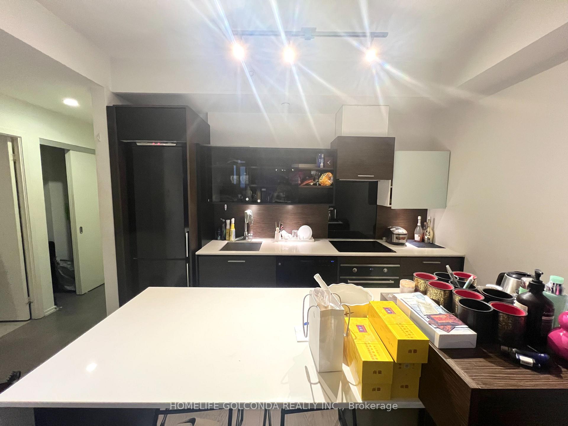 Photo 5 of Unit 1005, 75 St Nicholas Street, Toronto, Bay Street Corridor — HOMEH
