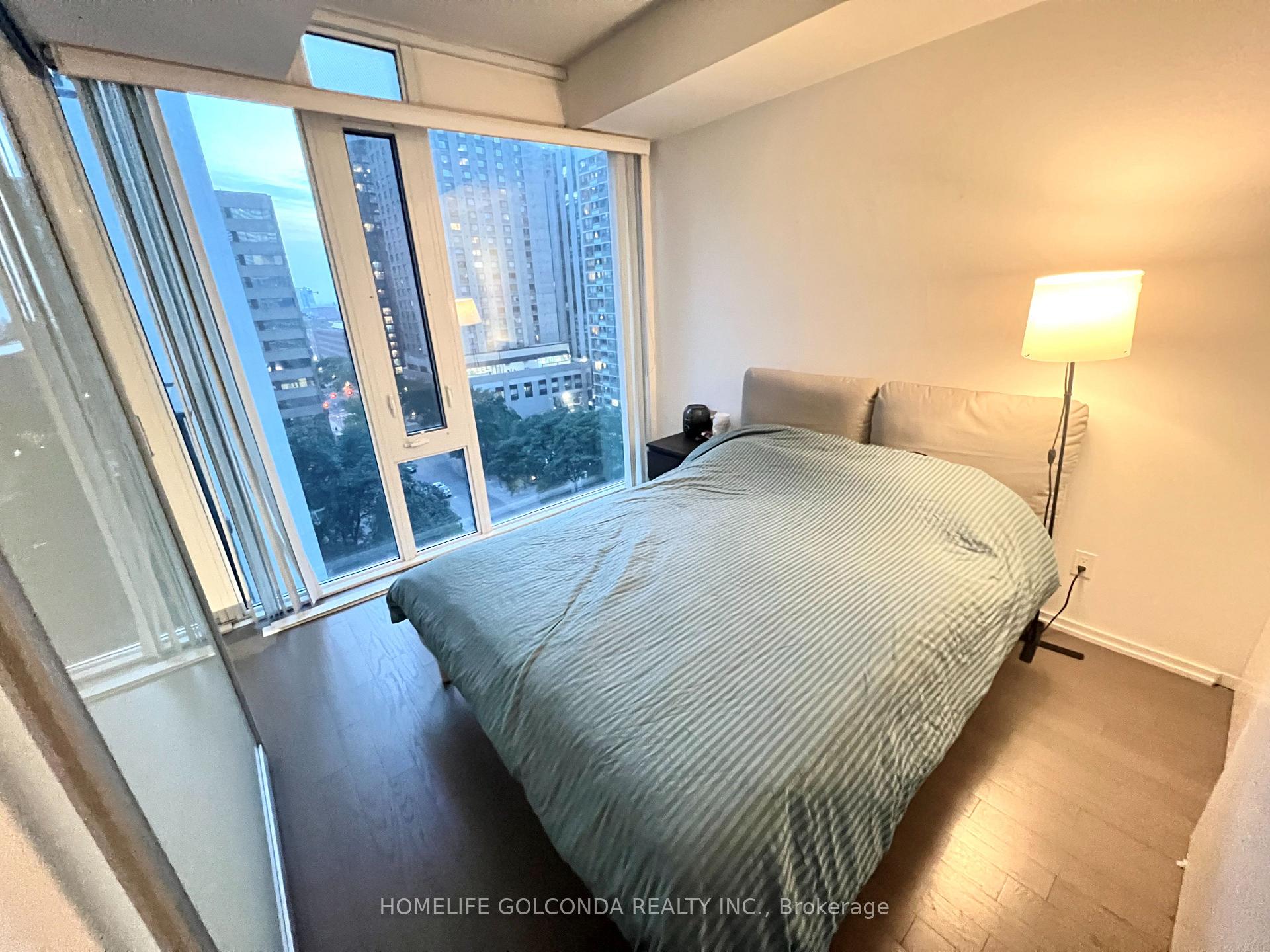 Photo 6 of Unit 1005, 75 St Nicholas Street, Toronto, Bay Street Corridor — HOMEH