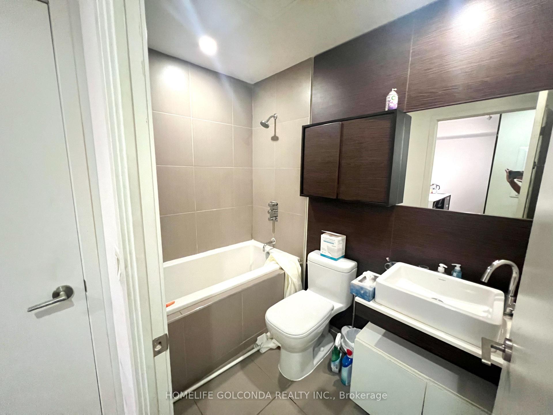 Photo 8 of Unit 1005, 75 St Nicholas Street, Toronto, Bay Street Corridor — HOMEH