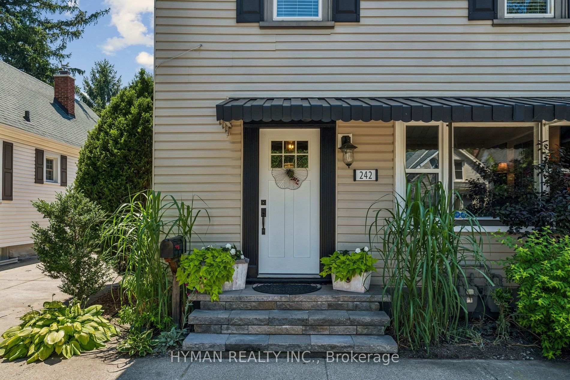 Photo 2 of 240 - 242 Russell Avenue, St. Catharines, Downtown — HOMEH