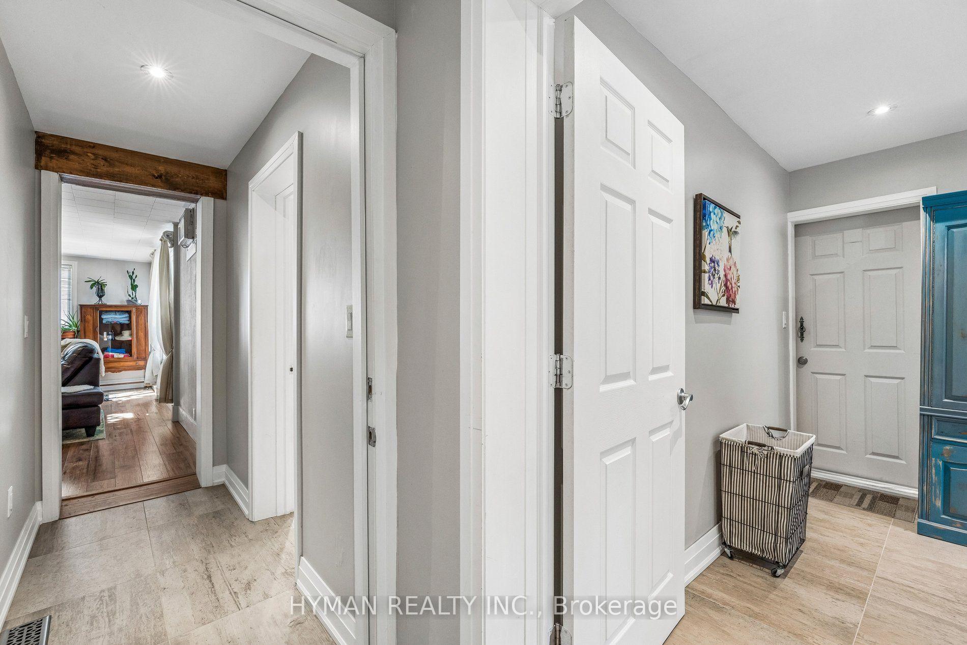 Photo 13 of 240 - 242 Russell Avenue, St. Catharines, Downtown — HOMEH