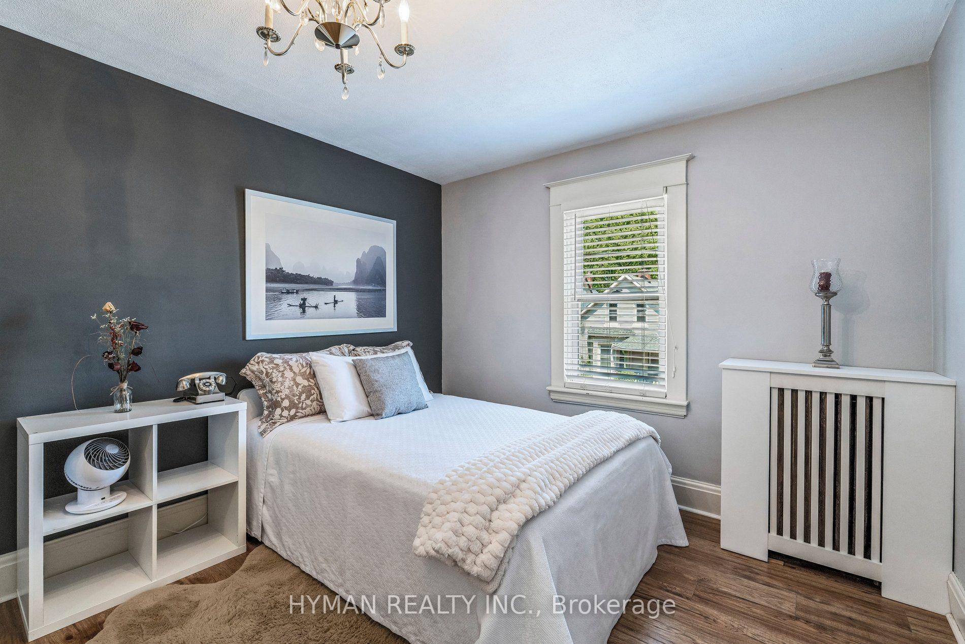 Photo 29 of 240 - 242 Russell Avenue, St. Catharines, Downtown — HOMEH