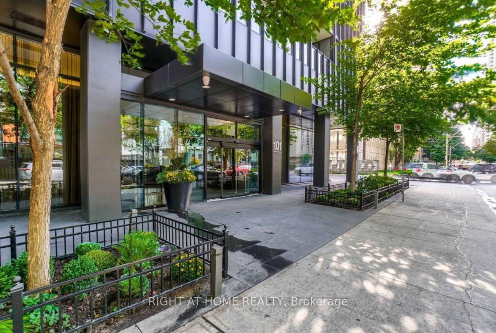 Photo 2 of Unit 520, 101 Charles Street E, Toronto, Church-Yonge Corridor — HOMEH