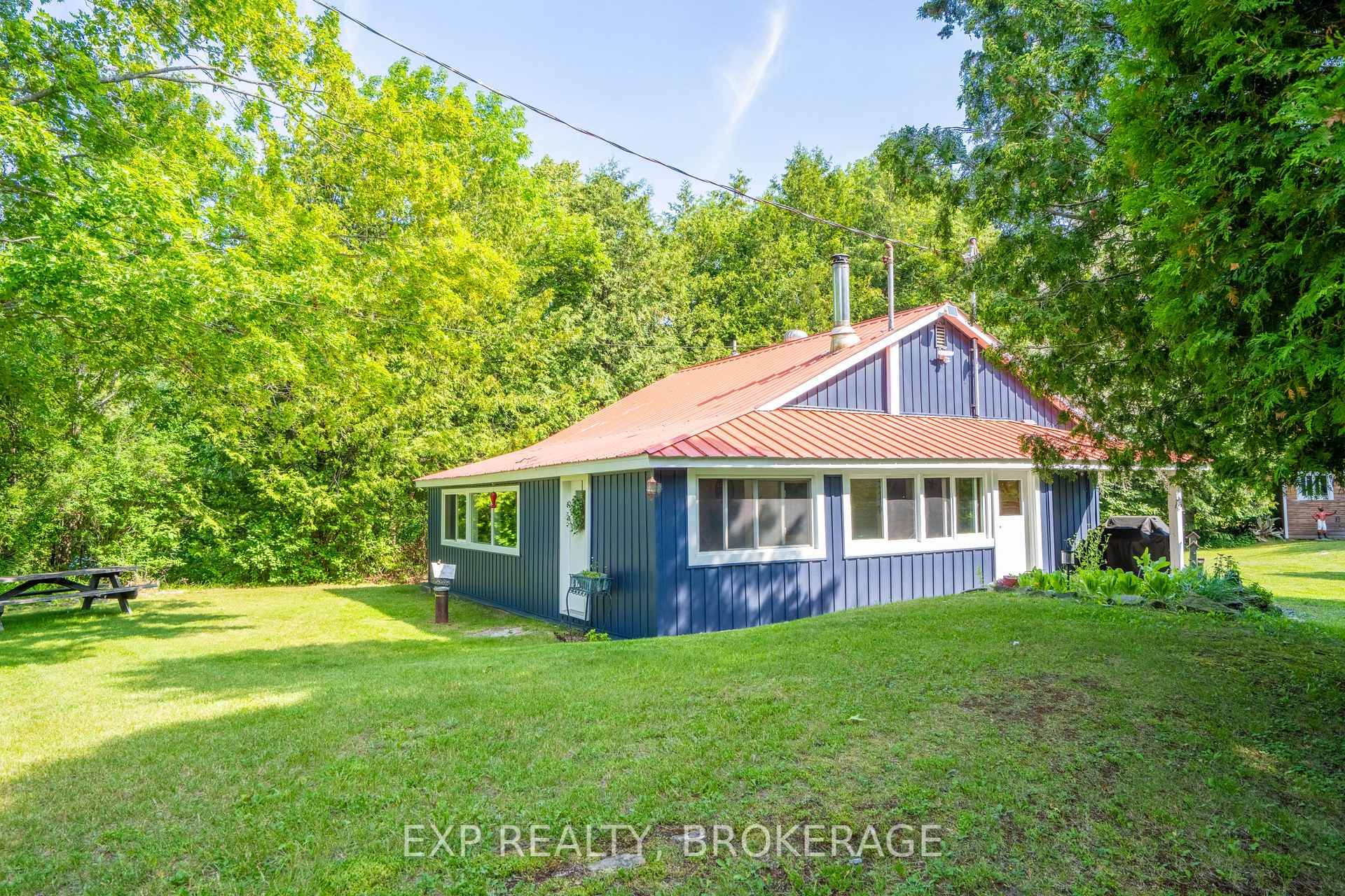 Photo 2 of 1026 Arcol Road, Frontenac, Frontenac North — HOMEH