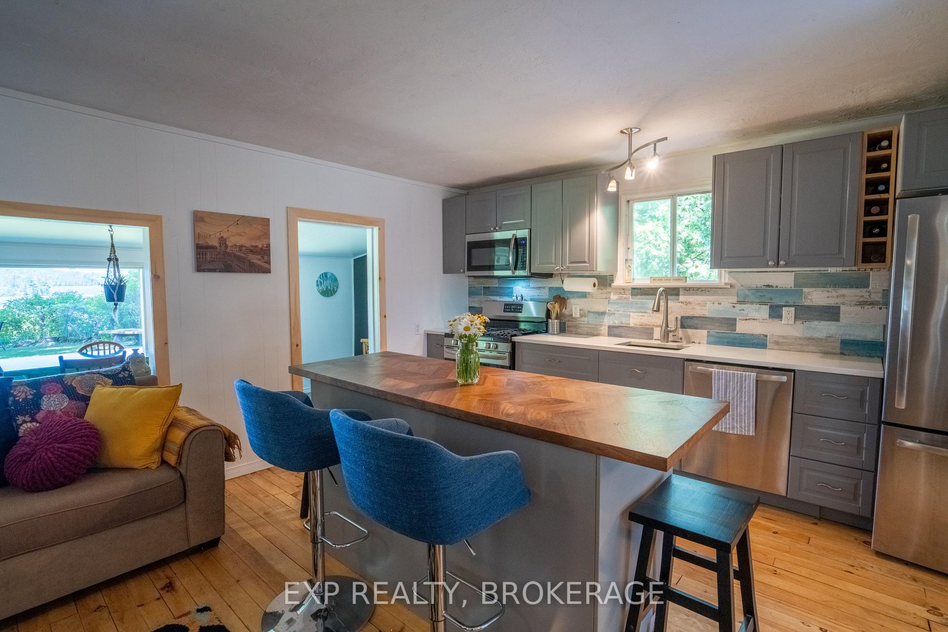 Photo 11 of 1026 Arcol Road, Frontenac, Frontenac North — HOMEH