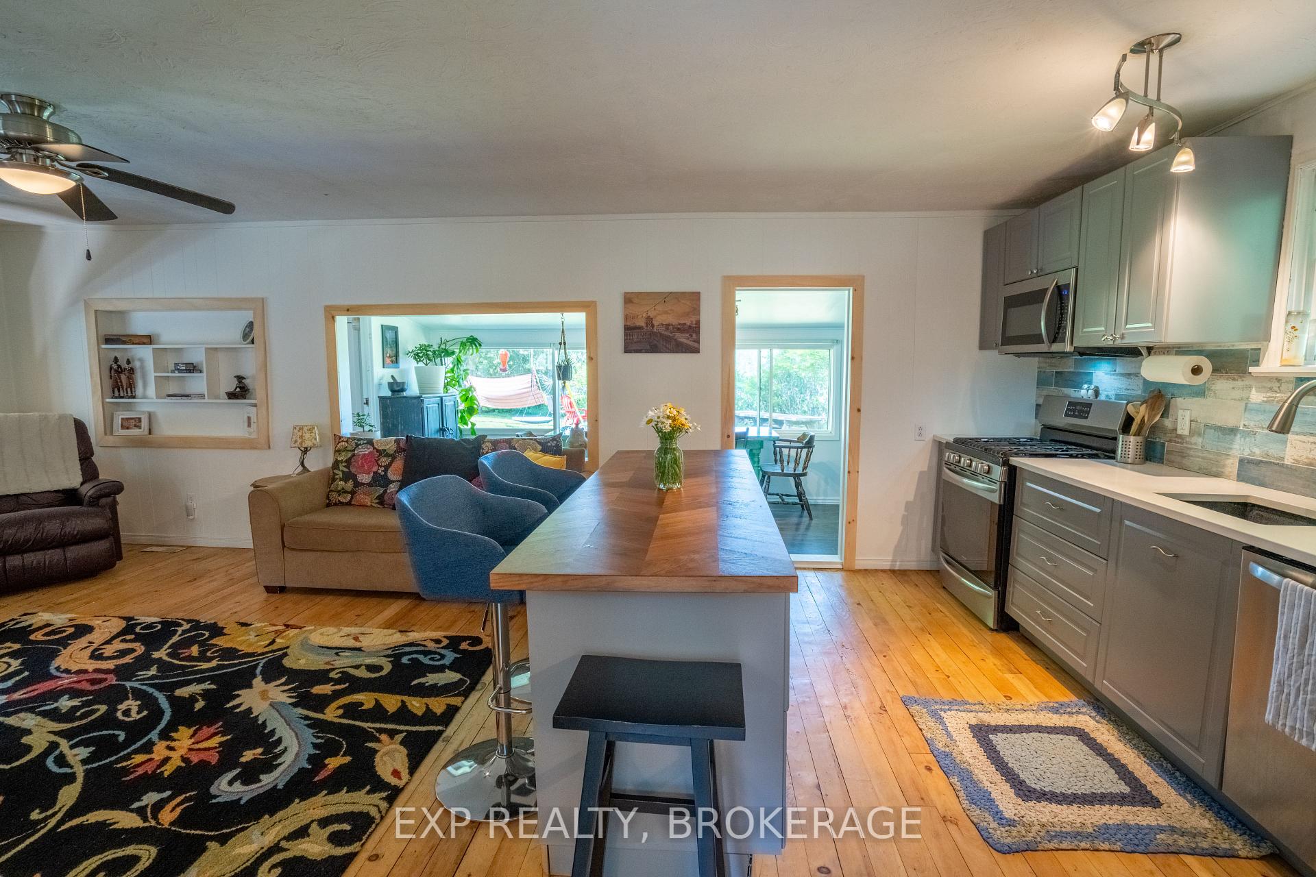 Photo 12 of 1026 Arcol Road, Frontenac, Frontenac North — HOMEH