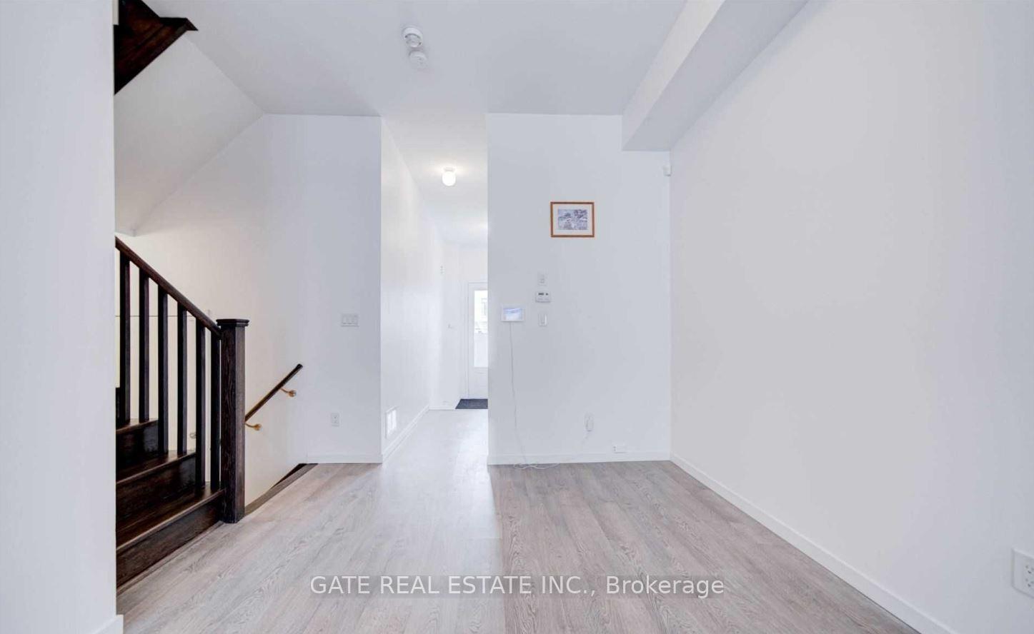 Photo 9 of 189 Elyse Court, Aurora, Bayview Northeast — HOMEH