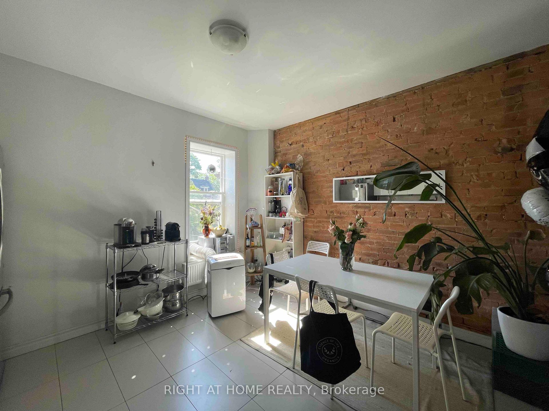 Front of Unit 2, 570 Bathurst Street