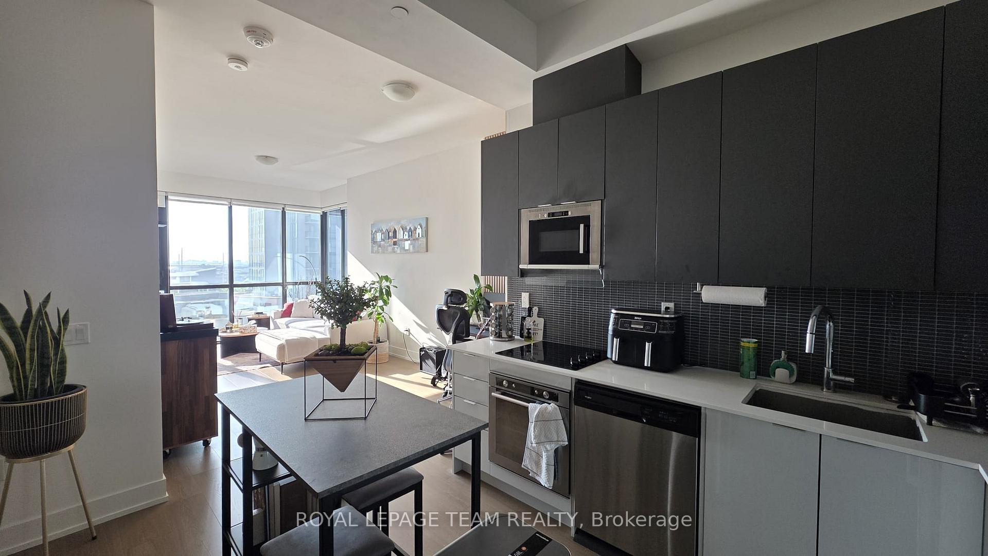 Photo 1 of Unit 501, 2916 Highway 7, Vaughan, Concord — HOMEH