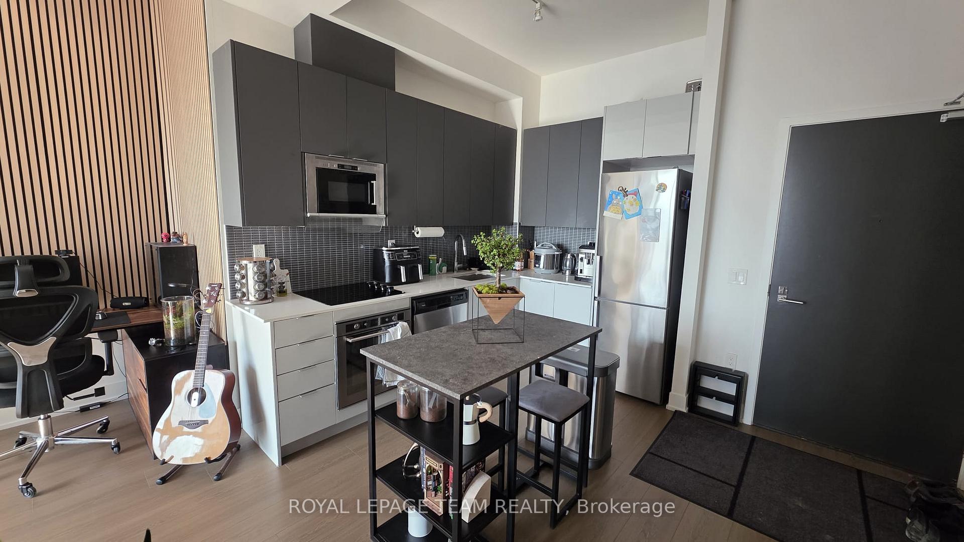 Photo 2 of Unit 501, 2916 Highway 7, Vaughan, Concord — HOMEH