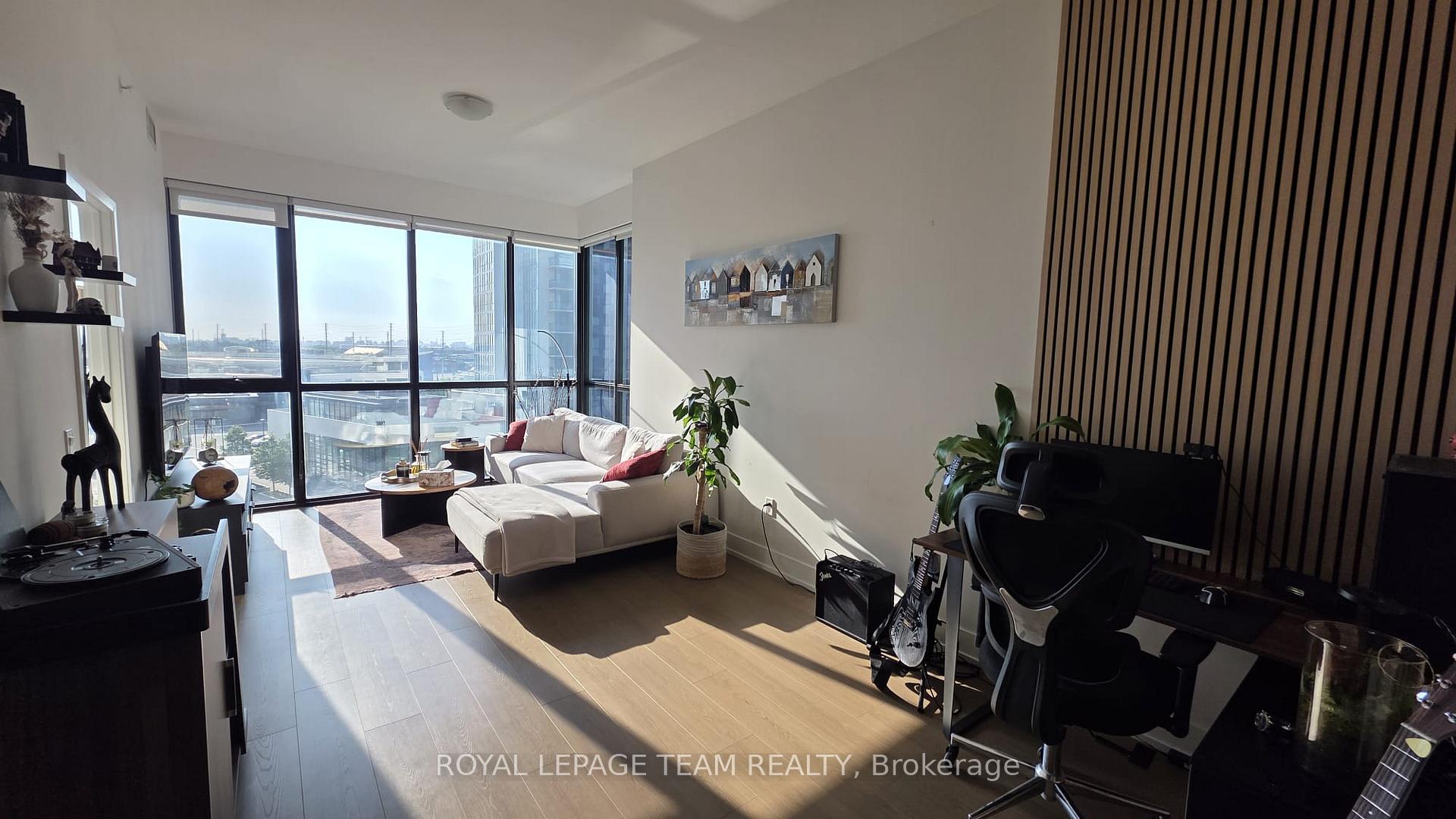 Photo 3 of Unit 501, 2916 Highway 7, Vaughan, Concord — HOMEH