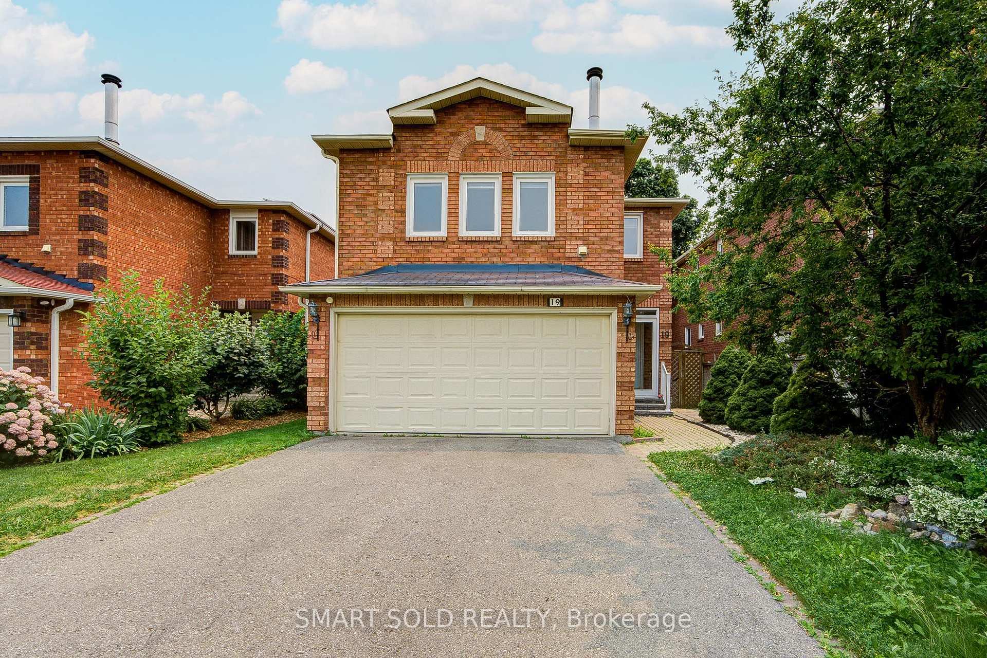 Photo 1 of 19 Justus Drive, Richmond Hill, Devonsleigh — HOMEH