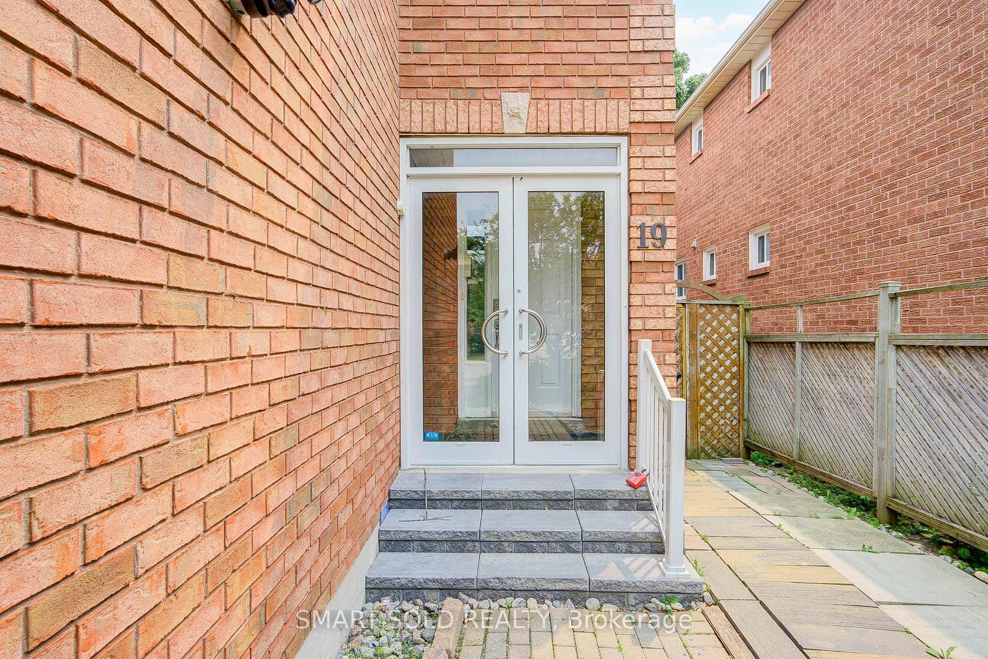 Photo 2 of 19 Justus Drive, Richmond Hill, Devonsleigh — HOMEH