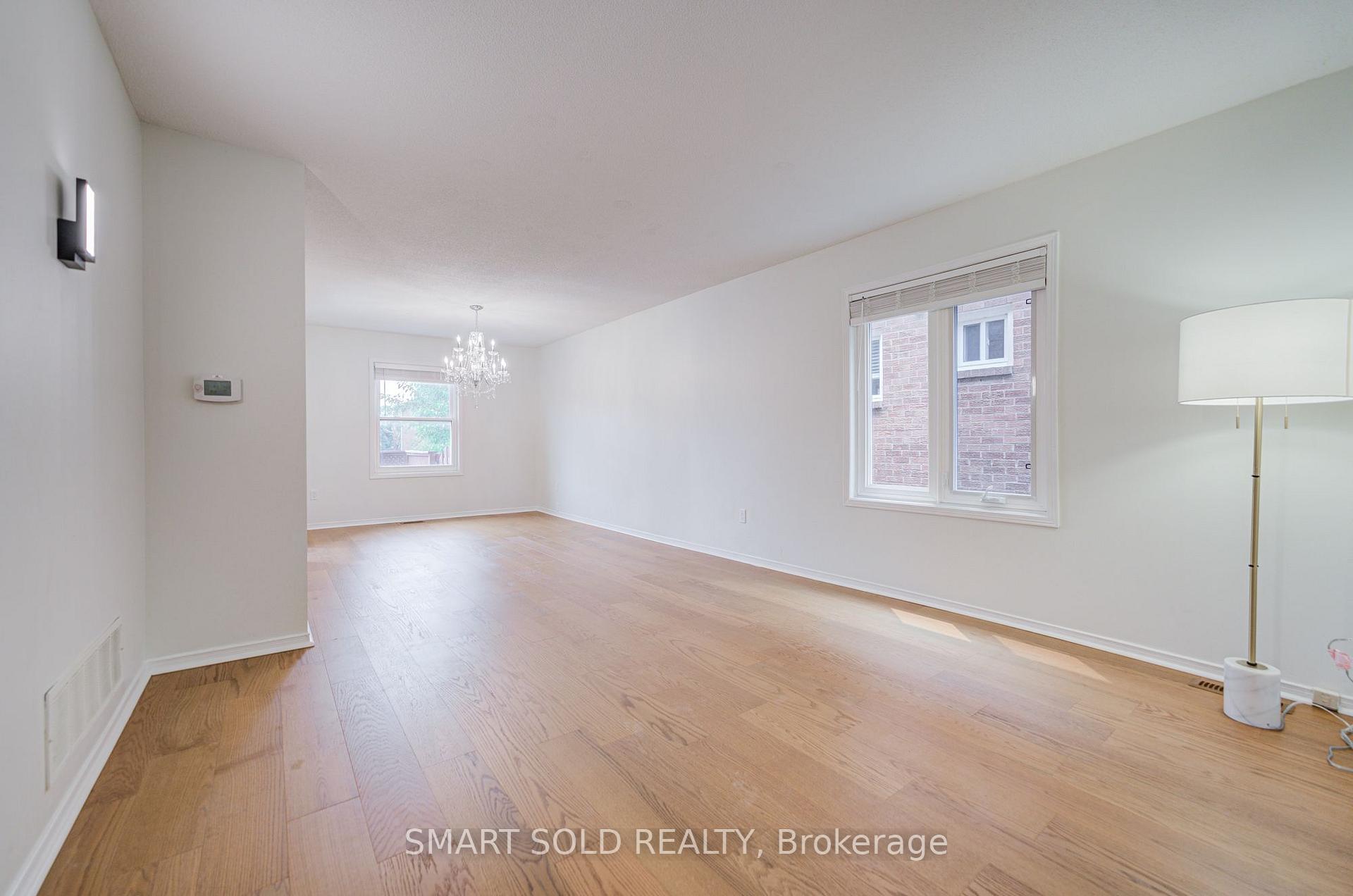 Photo 4 of 19 Justus Drive, Richmond Hill, Devonsleigh — HOMEH