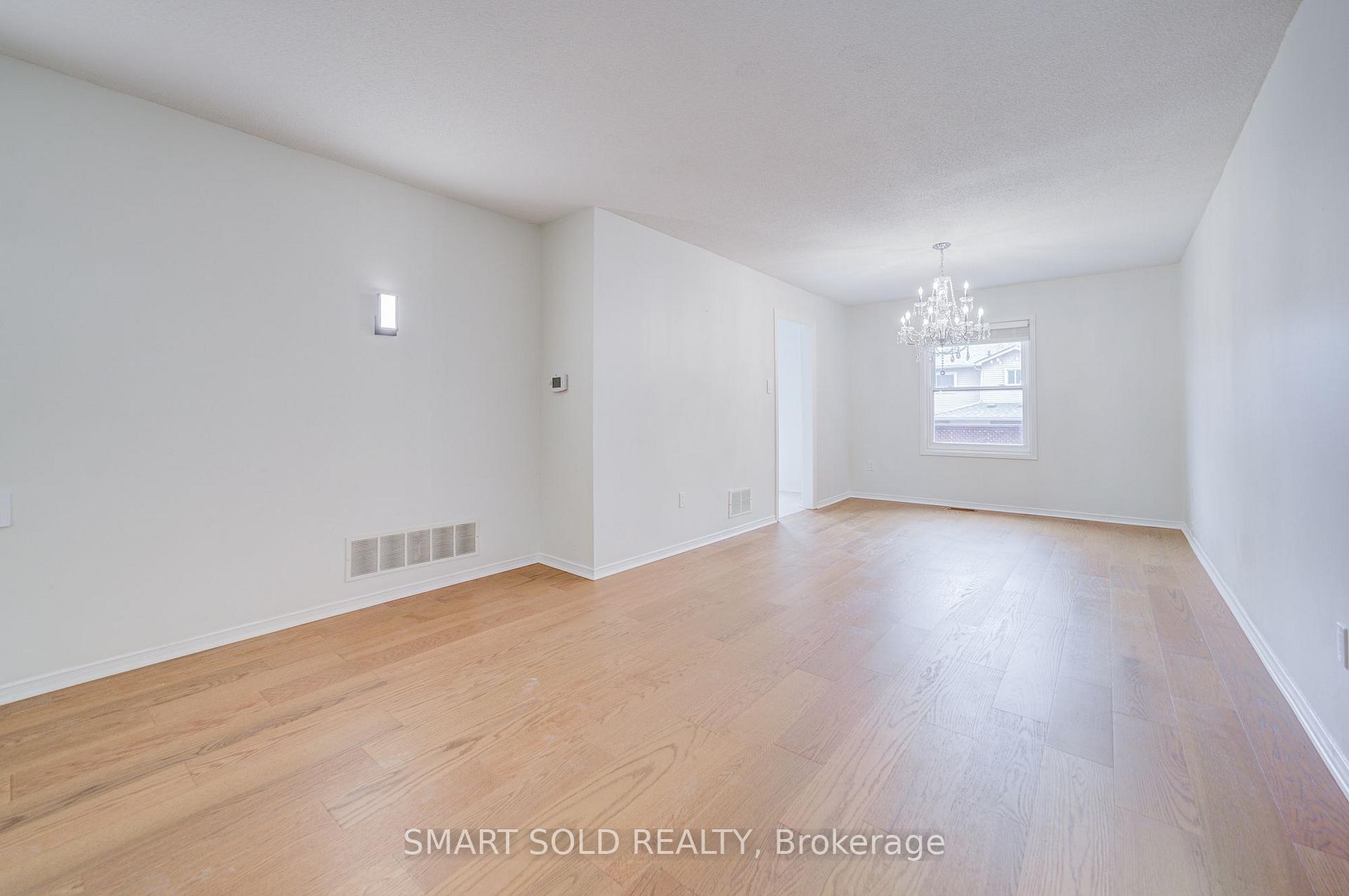 Photo 5 of 19 Justus Drive, Richmond Hill, Devonsleigh — HOMEH